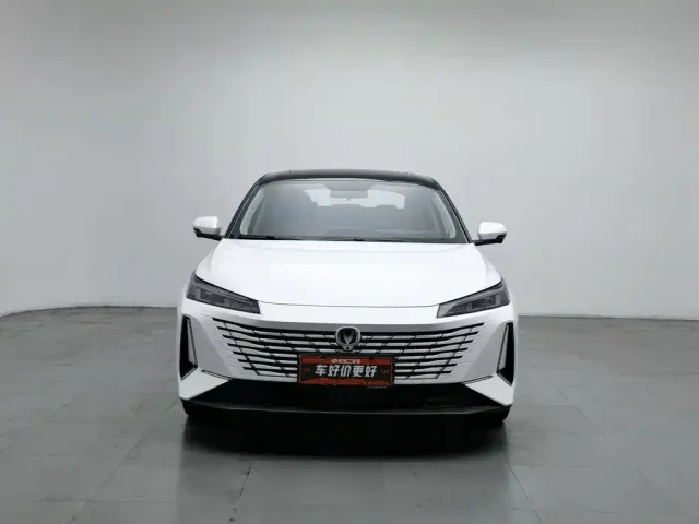 Changan Eado — Фото автомобиля 3