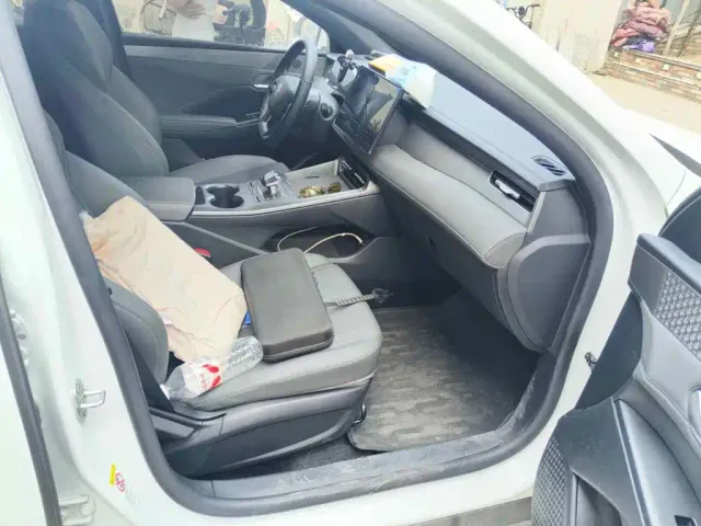 BYD Qin PLUS — Фото автомобиля 10