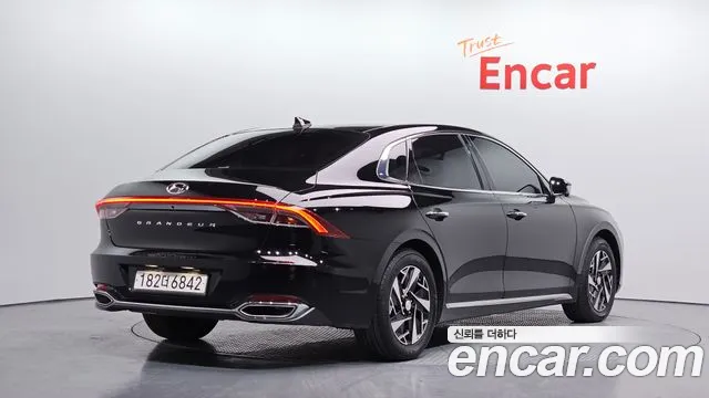 Hyundai Grandeur — Фото автомобиля 2