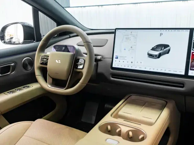 Li Auto i6 — Фото автомобиля 26