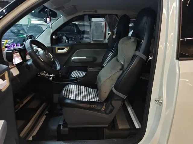 Wuling Hongguang Mini EV — Фото автомобиля 16