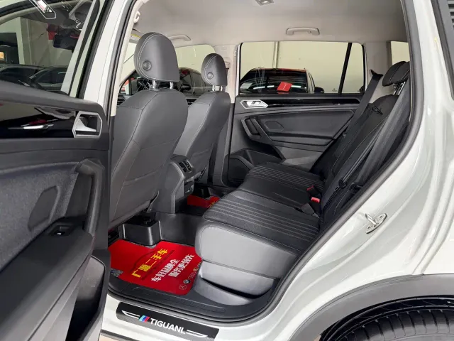 Volkswagen Tiguan L — Фото автомобиля 8