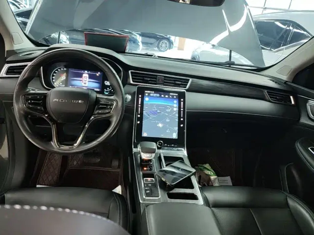 Roewe RX5 — Фото автомобиля 9