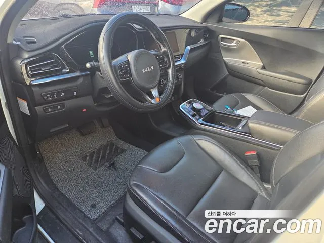 Kia Niro — Фото автомобиля 17
