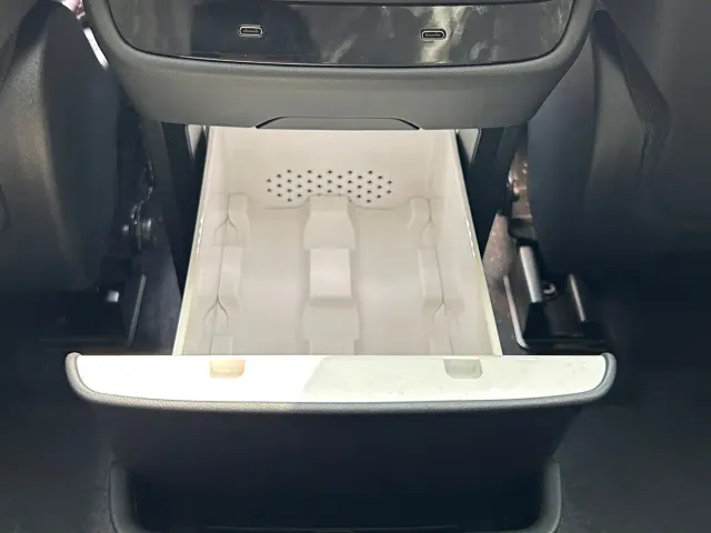 Xiaomi SU7 — Фото автомобиля 16