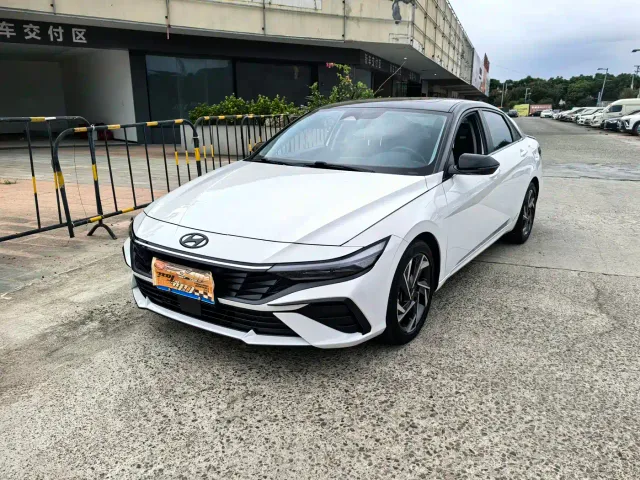 Фотография автомобиля — Hyundai Elantra