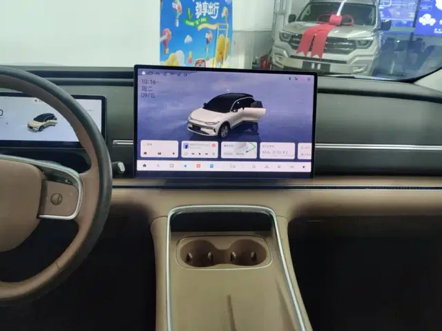 Leapmotor C11 — Фото автомобиля 13