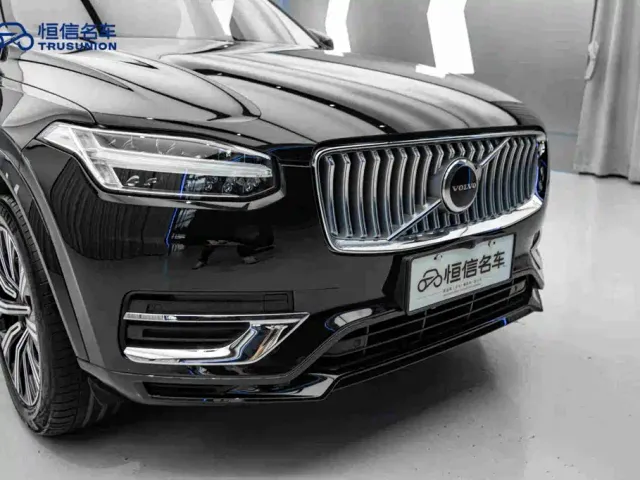 Volvo XC90 — Фото автомобиля 9