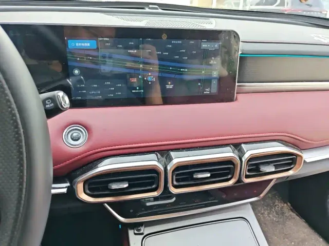 Jetour X70 Plus — Фото автомобиля 12