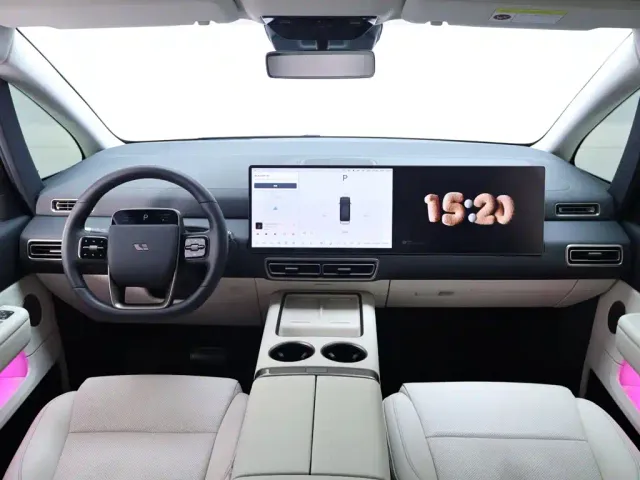 Li Auto MEGA — Фото автомобиля 13