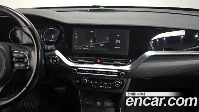 Kia Niro — Фото автомобиля 13