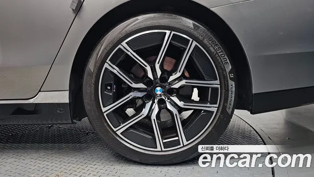 BMW 7 Series G70 — Фото автомобиля 6