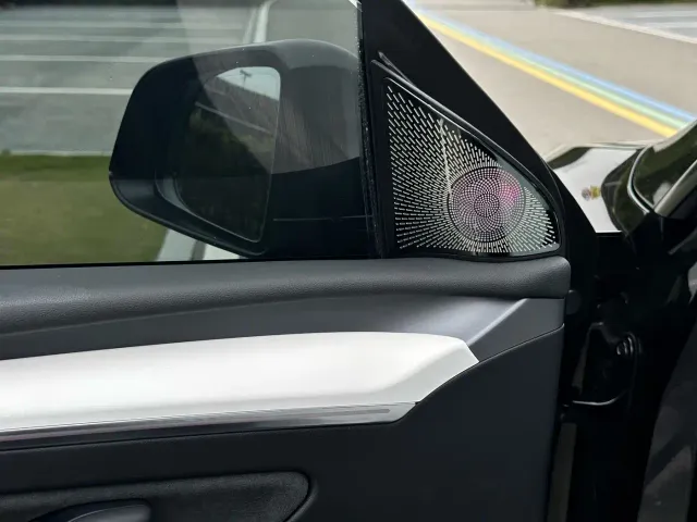 Tesla Model Y — Фото автомобиля 10