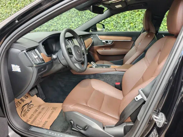 Volvo S90 — Фото автомобиля 9