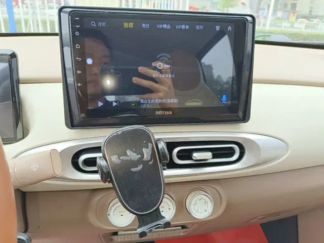Wuling Hongguang Mini EV — Фото автомобиля 12