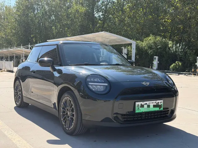 MINI Cooper — Фото автомобиля 3