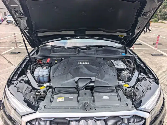 Audi Q7 — Фото автомобиля 4
