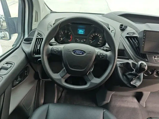 Ford Transit — Фото автомобиля 10