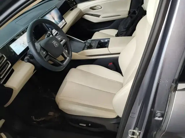 BYD Qin L — Фото автомобиля 14