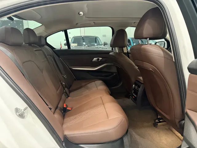 BMW 3 Series — Фото автомобиля 13