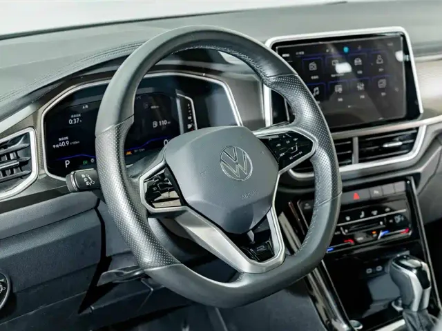 Volkswagen T-Roc — Фото автомобиля 10