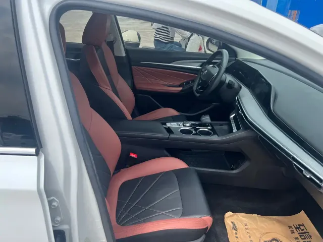Changan Eado — Фото автомобиля 6