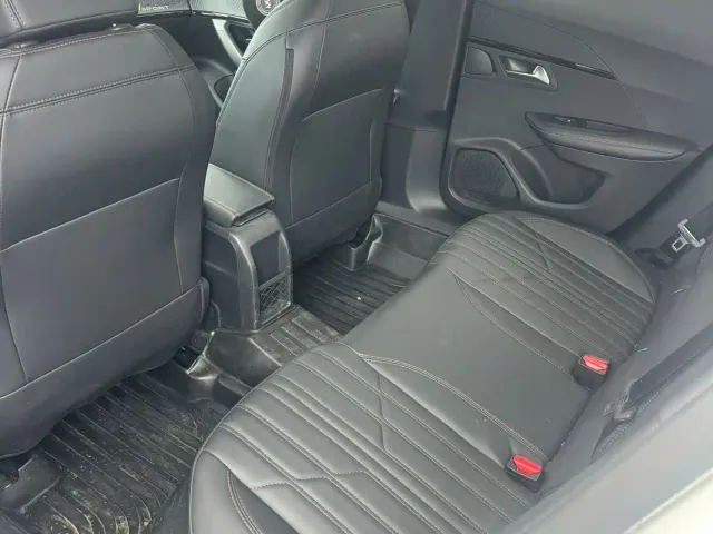 Peugeot 2008 — Фото автомобиля 9