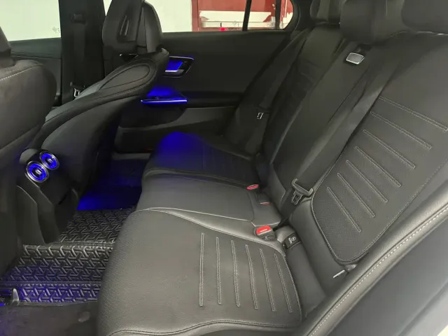Mercedes-Benz C-Class — Фото автомобиля 8