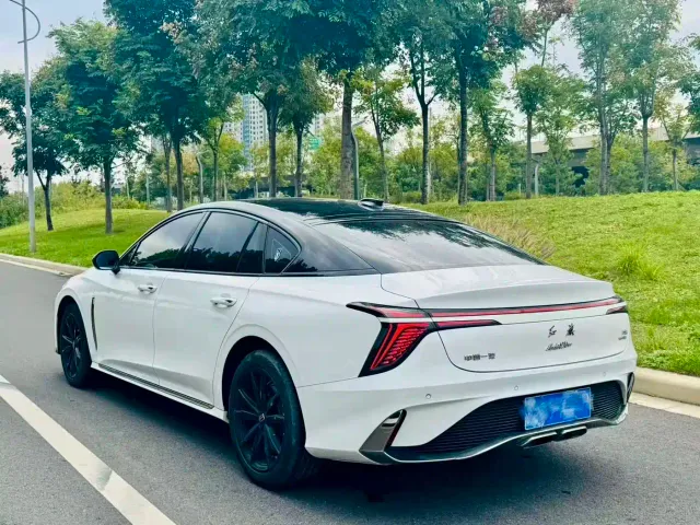 Hongqi H6 — Фото автомобиля 9