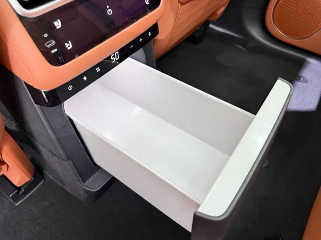 Li Auto L7 — Фото автомобиля 14