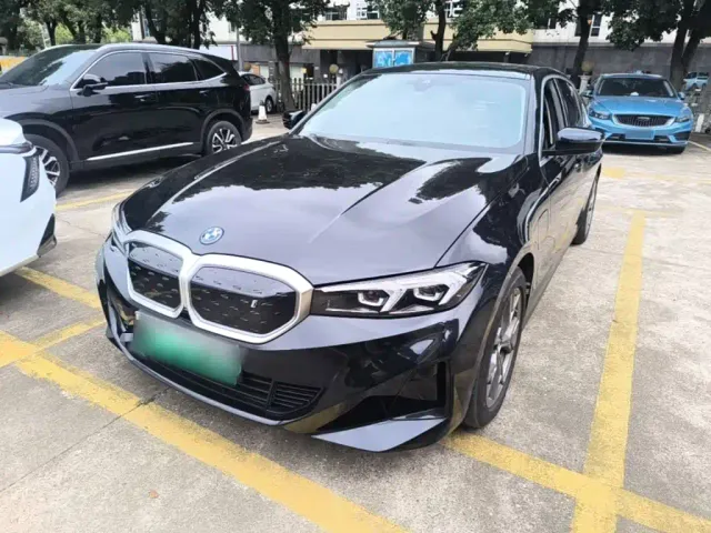 Фотография автомобиля — BMW i3