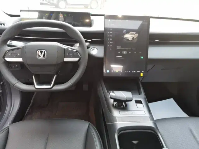 Changan Eado — Фото автомобиля 9