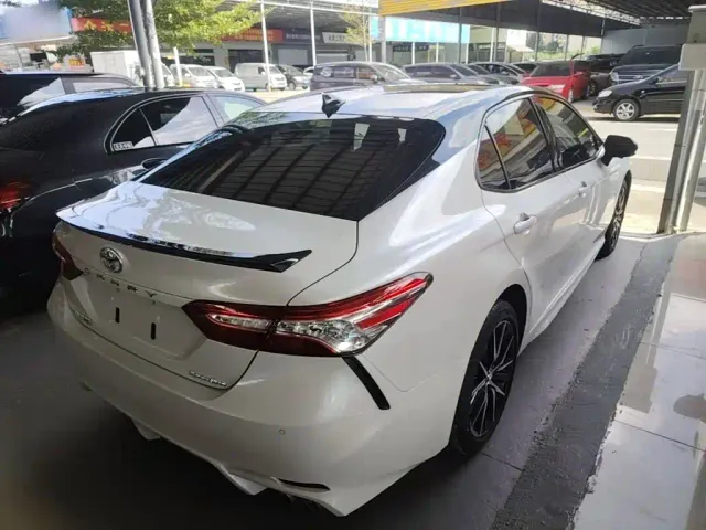 Toyota Camry — Фото автомобиля 6