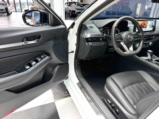 Nissan Teana — Фото автомобиля 4