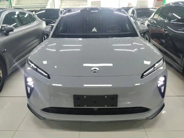 Nio ET5 Touring — Фото автомобиля 2