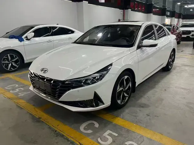 Фотография автомобиля — Hyundai Elantra