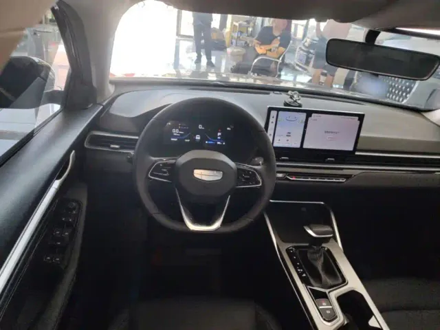 Geely Emgrand — Фото автомобиля 6