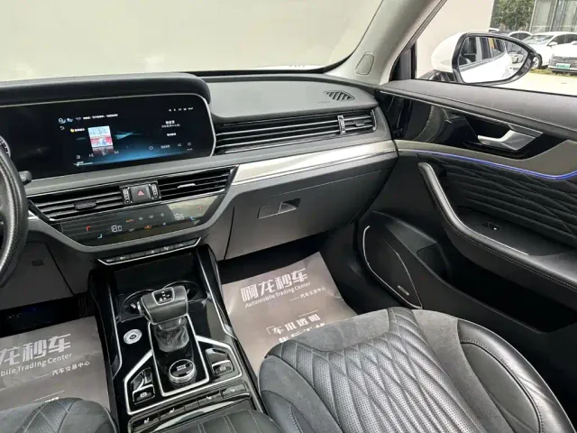 Hongqi HS5 — Фото автомобиля 7