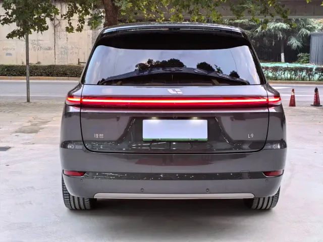 Li Auto L9 — Фото автомобиля 5