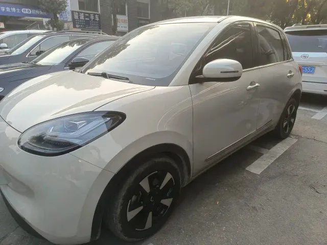 Wuling Bingo — Фото автомобиля 3