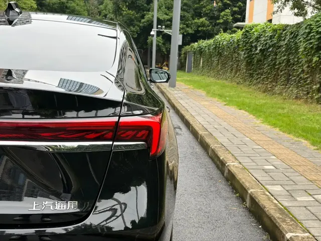 Buick LaCrosse — Фото автомобиля 10