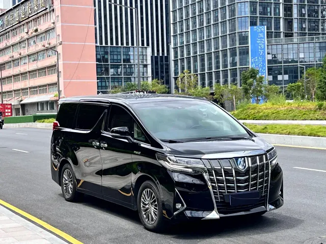 Toyota Alphard — Фото автомобиля 3