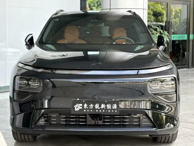 Xpeng G9 — Фото автомобиля 2