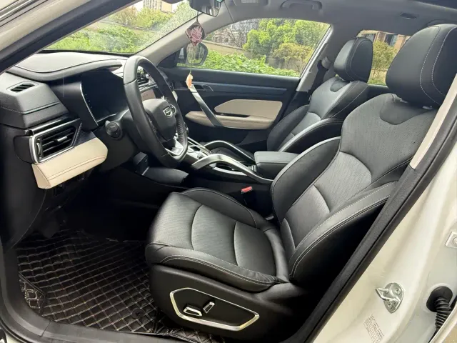 Geely Boyue — Фото автомобиля 9