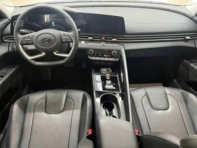 Hyundai Elantra — Фото автомобиля 10