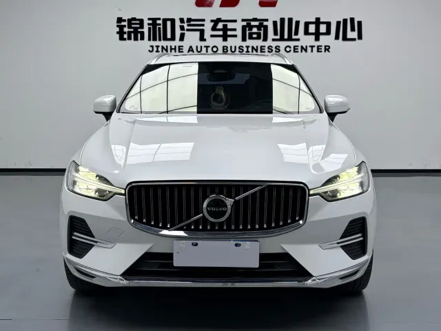 Volvo XC60 — Фото автомобиля 2