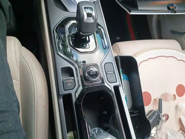 Geely ICON — Фото автомобиля 6