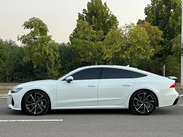 Audi A7 — Фото автомобиля 2