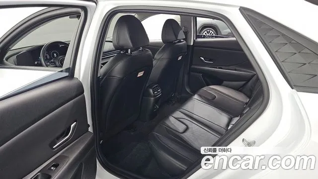 Hyundai Avante CN7 — Фото автомобиля 11