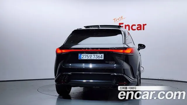 Lexus RX — Фото автомобиля 4